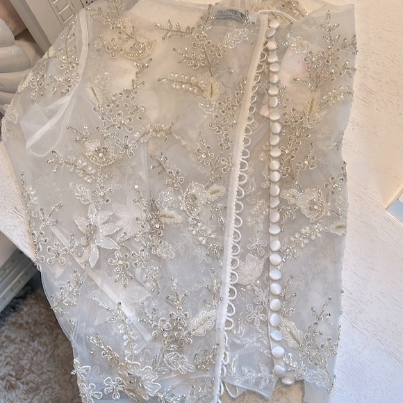 Blossom Veils and Accessories by Enaura Bolero - Picture 6 of 6